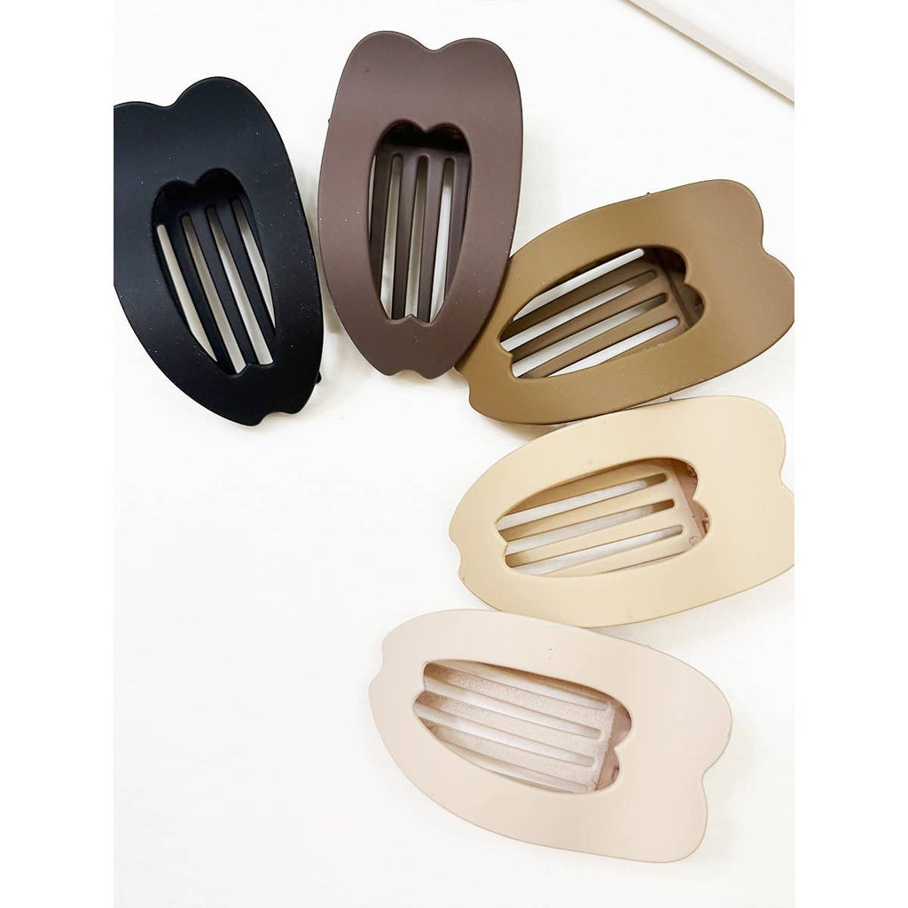 Neutral Tones of Flat Hair Claw